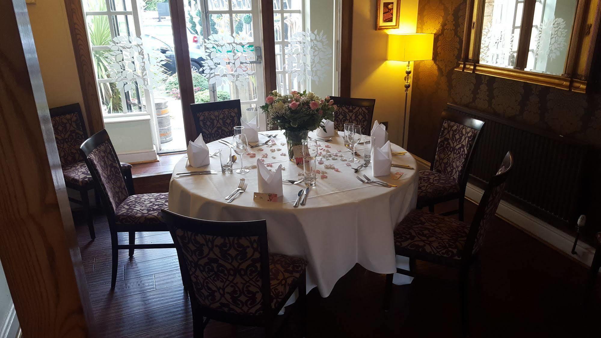 Hotel The Lemon Tree Wrexham Esterno foto