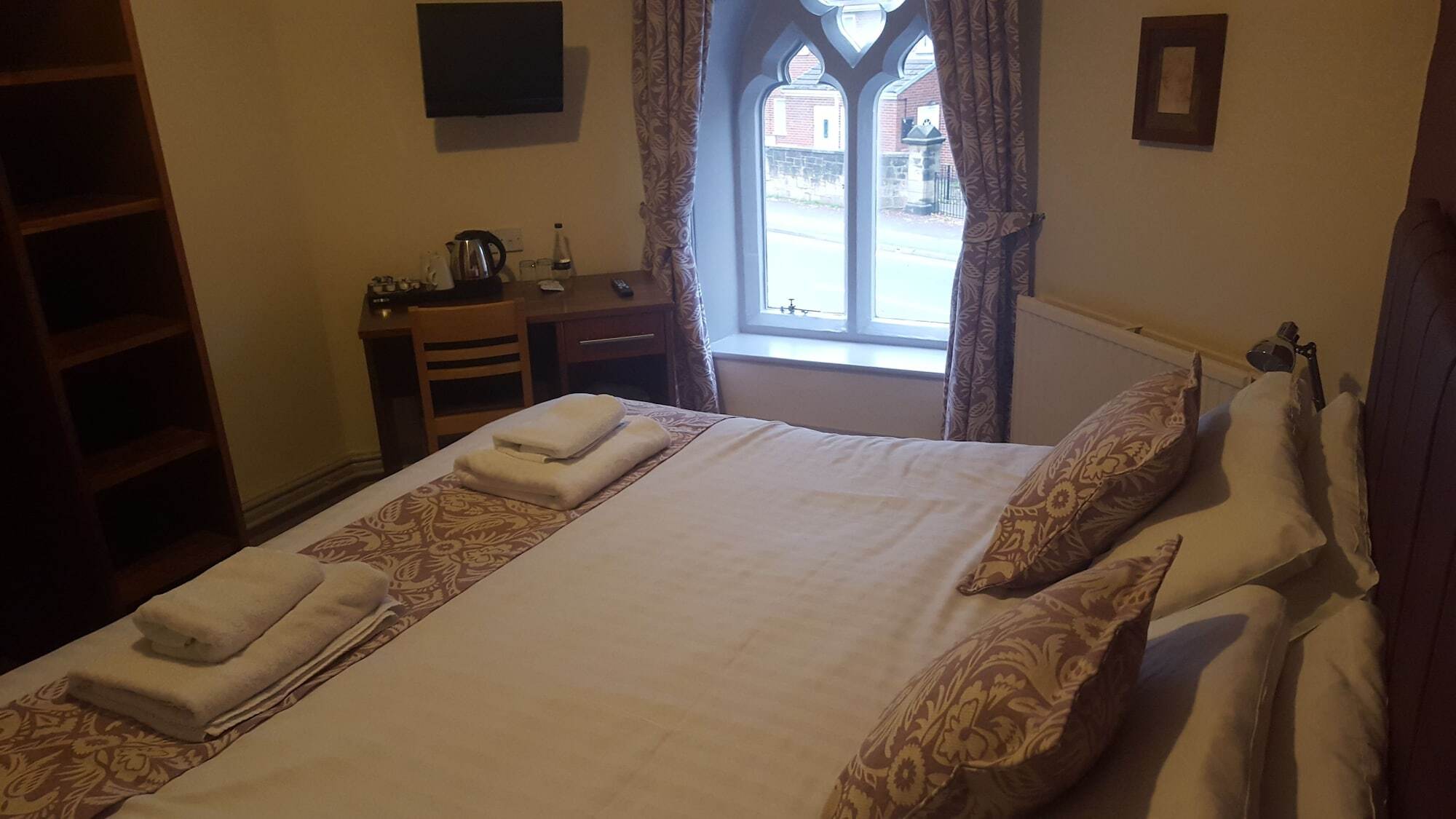 Hotel The Lemon Tree Wrexham Esterno foto
