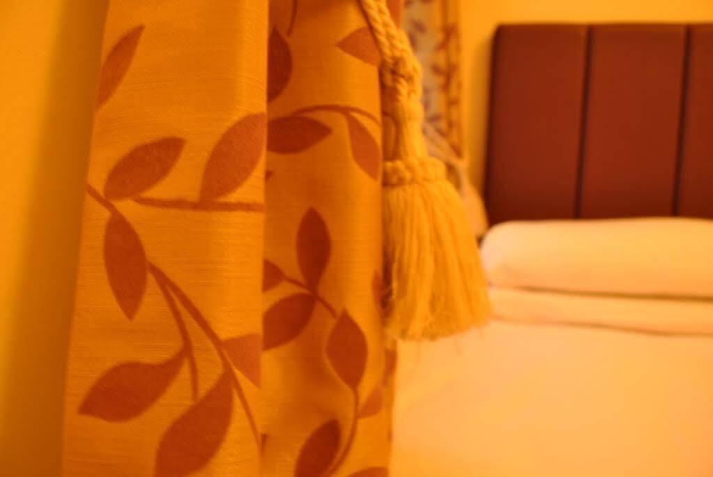 Hotel The Lemon Tree Wrexham Esterno foto